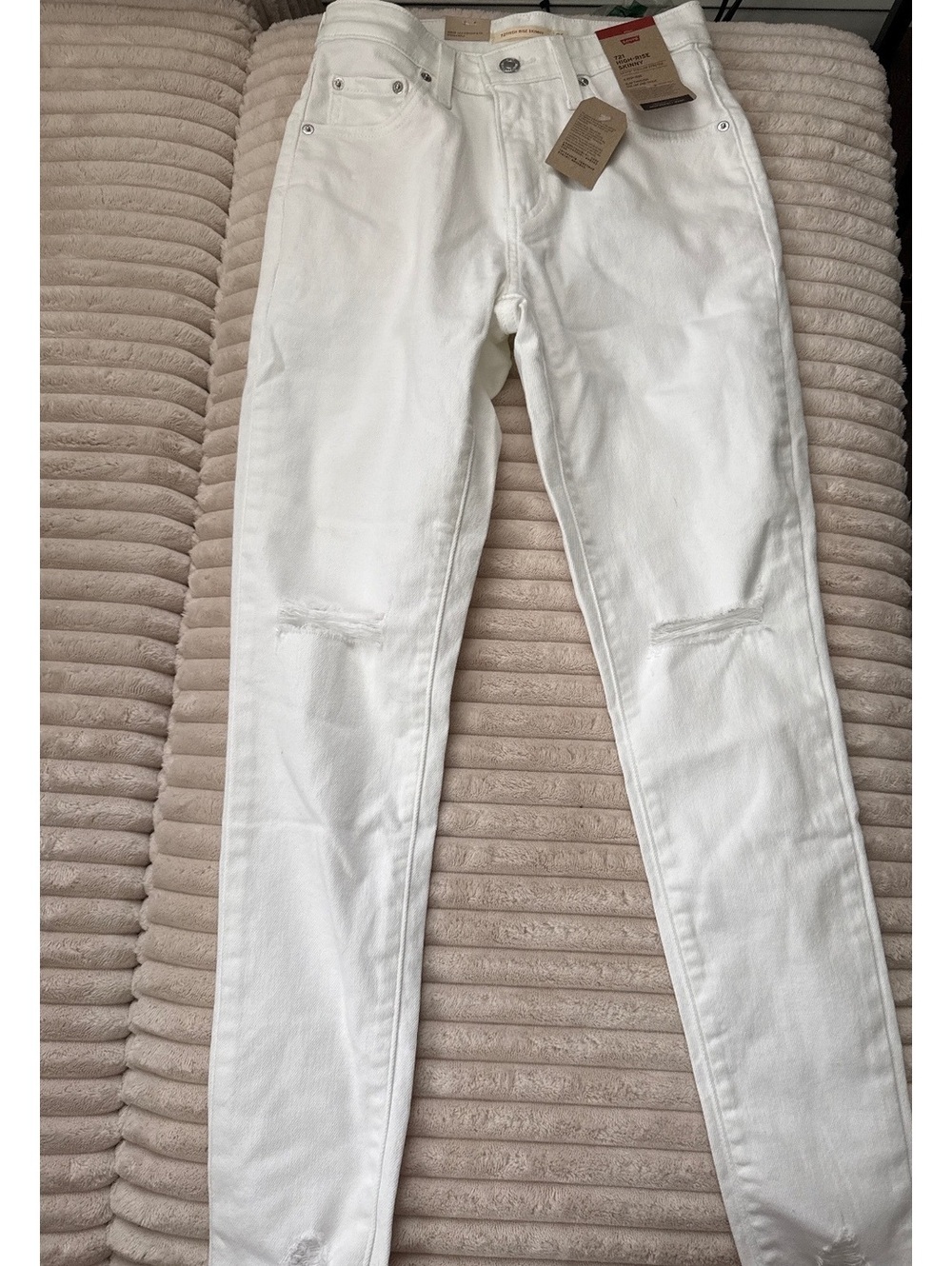 Levi's 721 High-Rise Skinny Jeans in White, Size 26
